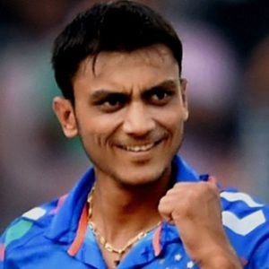 Axar Patel (Cricketer) Biography, Age, Height, Girlfriend, Family, Facts, Caste, Wiki & More