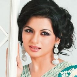 Bhagyashree Biography, Age, Height, Weight, Husband, Children, Family, Caste, Wiki & More
