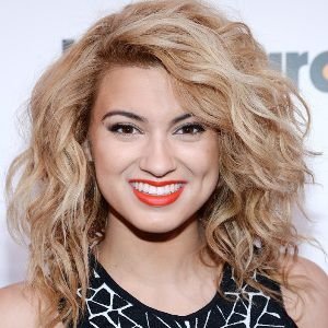 Tori Kelly Biography, Age, Height, Weight, Husband, Children, Family, Facts, Wiki & More