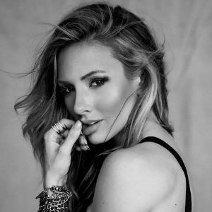 Paige Hathaway (Fitness Model) Biography, Age, Height, Weight, Boyfriend, Family, Wiki & More 					