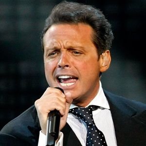 Luis Miguel Biography, Age, Height, Weight, Family, Wiki & More