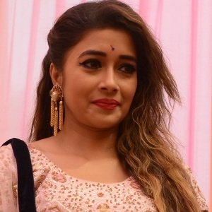 Tina Dutta Biography, Age, Height, Weight, Boyfriend, Family, Facts, Caste, Wiki & More