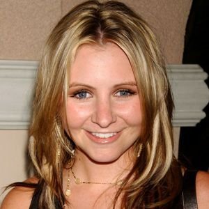 Beverley Mitchell Biography, Age, Height, Weight, Family, Wiki & More