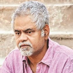 Sanjay Mishra (Actor) Biography, Age, Wife, Children, Family, Caste, Wiki & More