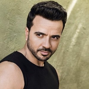 Luis Fonsi Biography, Age, Wife, Children, Family, Wiki & More