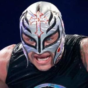 Rey Mysterio Biography, Age, Wife, Children, Family, Wiki & More