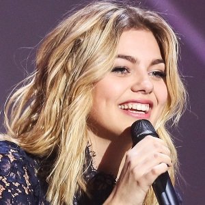 Louane Emera Biography, Age, Height, Family, Boyfriend, Husband, Children, Facts, Wiki & More