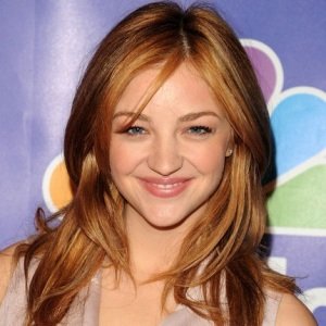 Abby Elliott Biography, Age, Height, Weight, Family, Wiki & More