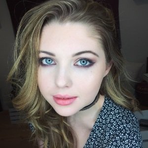 Sammi Hanratty Biography, Age, Height, Weight, Boyfriend, Family, Wiki & More