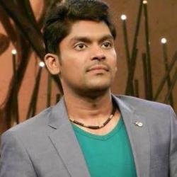 Vidhu Prathap (Singer) Biography, Age, Wife, Children, Family, Caste, Wiki & More