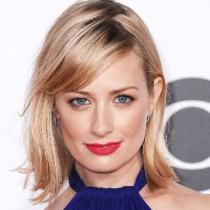 Beth Behrs Biography, Age, Height, Weight, Family, Husband, Children, Facts, Wiki & More