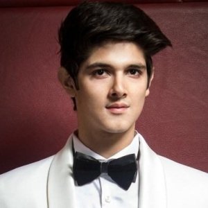Rohan Mehra Biography, Age, Height, Weight, Girlfriend, Family, Wiki & More