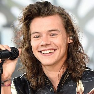 Harry Styles Biography, Age, Height, Weight, Girlfriend, Family, Wiki & More