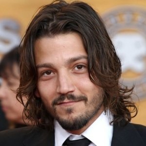 Diego Luna Biography, Age, Height, Weight, Family, Wiki & More