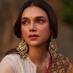 Aditi Rao Hydari Biography, Age, Height, Husband, Children, Family, Facts, Wiki & More