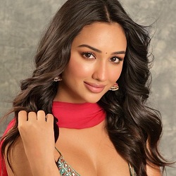 Akanksha Sharma (Actress) Biography, Age, Height, Boyfriend, Family, Facts, Wiki & More