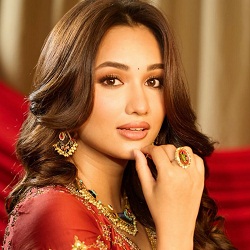 Akanksha Sharma (Actress) Biography, Age, Height, Boyfriend, Family, Facts, Wiki & More