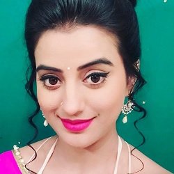 Akshara Singh (Actress) Biography, Age, Height, Weight, Boyfriend, Family, Facts, Caste, Wiki & More