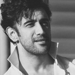 Amit Sadh (Actor) Biography, Age, Height, Weight, Girlfriend, Family, Caste, Wiki & More