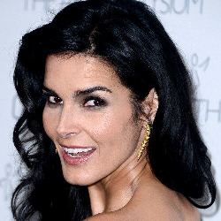 Angie Harmon Biography, Age, Height, Weight, Family, Wiki & More