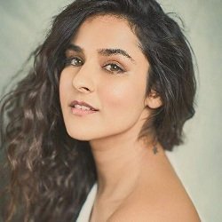 Angira Dhar Biography, Age, Height, Weight, Boyfriend, Family, Wiki & More