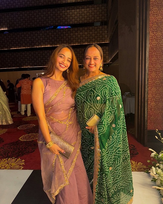 Anjali Sivaraman (Actress) Biography, Age, Height, Boyfriend, Family, Facts, Wiki & More