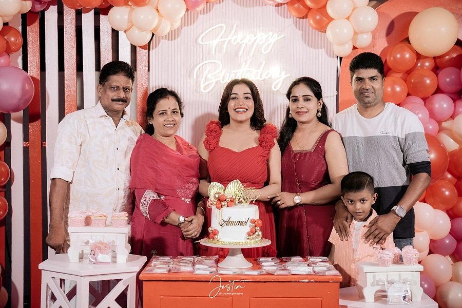 Anumol RS (Actress) Biography, Age, Height, Boyfriend, Family, Facts, Wiki & More