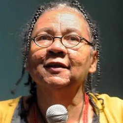 bell hooks (Author) Biography, Age, Death, Personal Life, Spouse, Family, Facts, Wiki & More