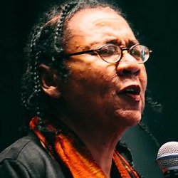 bell hooks (Author) Biography, Age, Death, Personal Life, Spouse, Family, Facts, Wiki & More