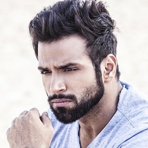 Rithvik Dhanjani Biography, Age, Height, Weight, Girlfriend, Family, Wiki & More