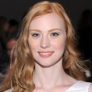 Deborah Ann Woll Biography, Age, Height, Family, Husband, Children, Facts, Wiki & More