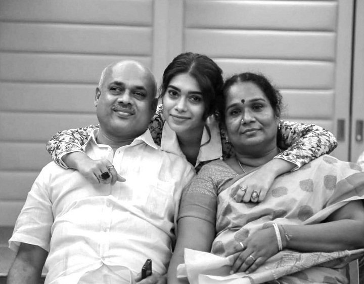 Dushara Vijayan Biography, Age, Height, Boyfriend, Family, Facts, Wiki & More