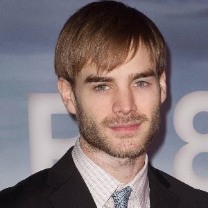 David Gallagher Biography, Age, Height, Weight, Family, Wiki & More