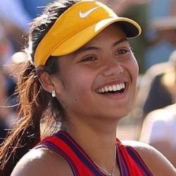 Emma Raducanu (Tennis) Biography, Age, Height, Weight, Boyfriend, Family, Facts, Wiki & More