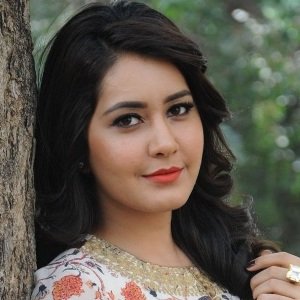 Raashi Khanna Biography, Age, Height, Weight, Boyfriend, Family, Wiki & More