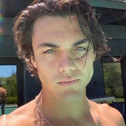 Grayson Dolan (YouTuber/Comedian) Biography, Age, Wiki, Height, Girlfriend, Family, Facts & More