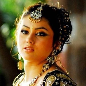 Namitha (Actress) Biography, Age, Husband, Children, Family, Caste, Wiki & More