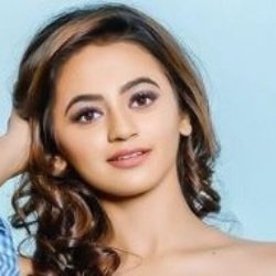 Helly Shah Biography, Age, Height, Weight, Boyfriend, Family, Wiki & More