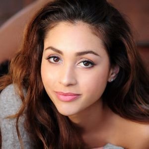 Lindsey Morgan Biography, Age, Height, Weight, Boyfriend, Family, Wiki & More