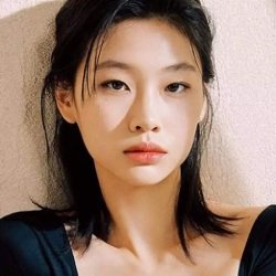 Jung Ho-yeon (Model) Biography, Age, Boyfriend, Height, Weight, Family, Facts, Wiki & More