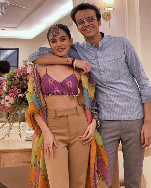 Komal Pandey (Fashion Influencer) Wiki, Age, Height, Boyfriend, Biography, Family, Facts & More