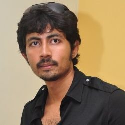 Karthik Kumar (Actor) Biography, Age, Height, Wife, Children, Family, Facts, Caste, Wiki & More