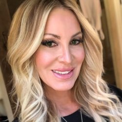 Lauri Peterson (RHOC) Biography, Age, Height, Affairs, Husband, Children, Family, Facts, Wiki & More