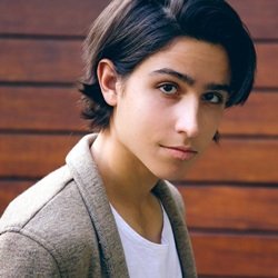 Lorenzo James Henrie Biography, Age, Height, Weight, Family, Wiki & More