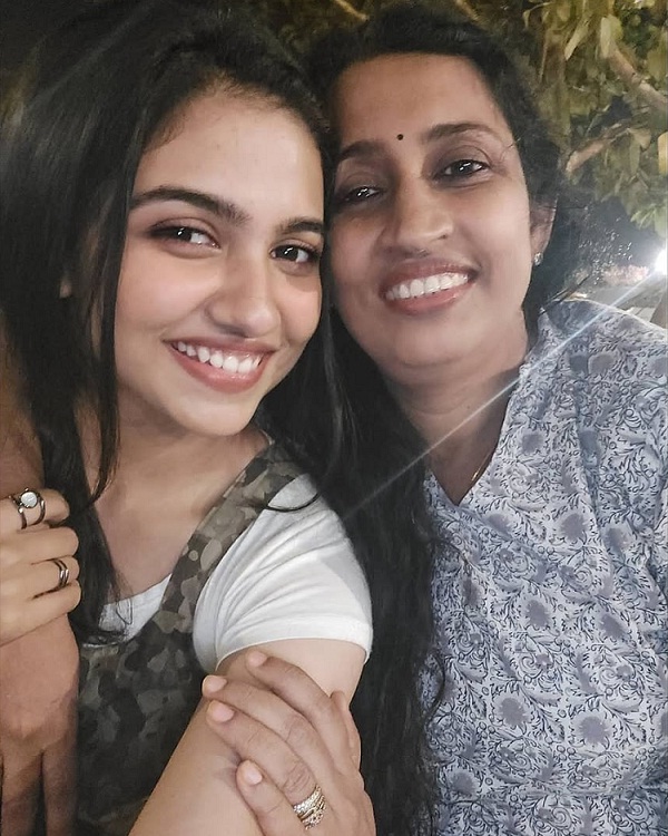 Mamitha Baiju (Actress) Biography, Age, Height, Boyfriend, Family, Facts, Wiki & More