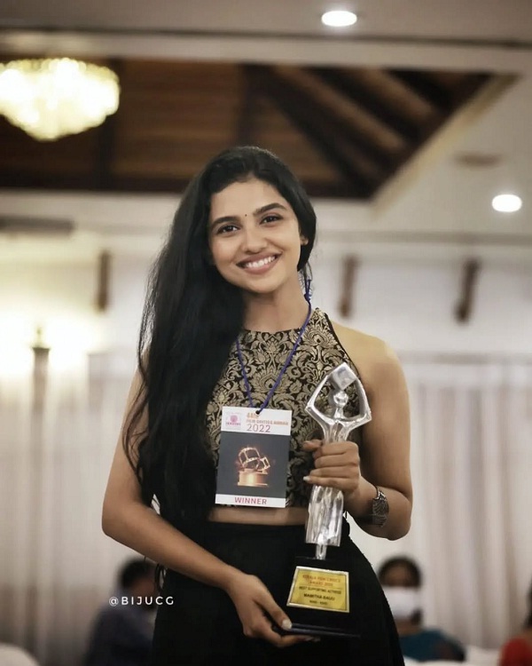 Mamitha Baiju (Actress) Biography, Age, Height, Boyfriend, Family, Facts, Wiki & More