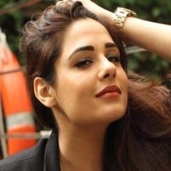 Mandy Takhar Biography, Age, Height, Weight, Boyfriend, Family,Facts, Caste, Wiki & More