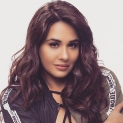 Mandy Takhar Biography, Age, Height, Weight, Boyfriend, Family,Facts, Caste, Wiki & More