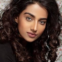 Meenakshi Chaudhary (Model) Biography, Age, Height, Boyfriend, Family, Facts, Caste, Wiki & More