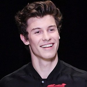 Shawn Mendes Biography, Age, Height, Weight, Girlfriend, Family, Wiki & More